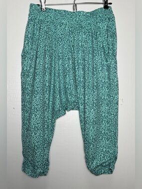 Nike Aqua Print Joggers NWT Small Relaxed Fit Lounge Dance Athleisure